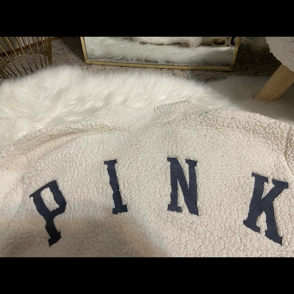 PINK sweatshirt Size M - Picture 3 of 3